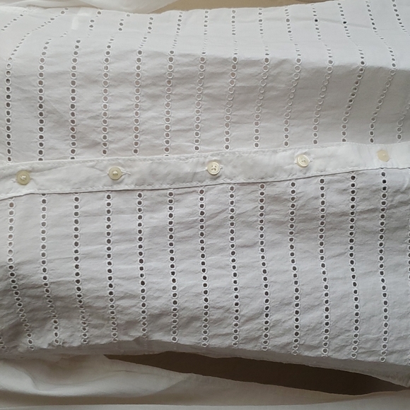 Womens White GAP button down - Picture 3 of 10